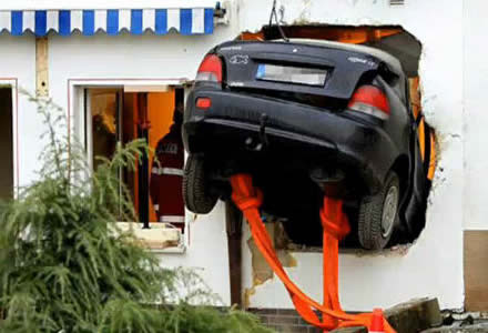 Coffee, texting while driving texting and driving accidents. Coffee, texting while driving