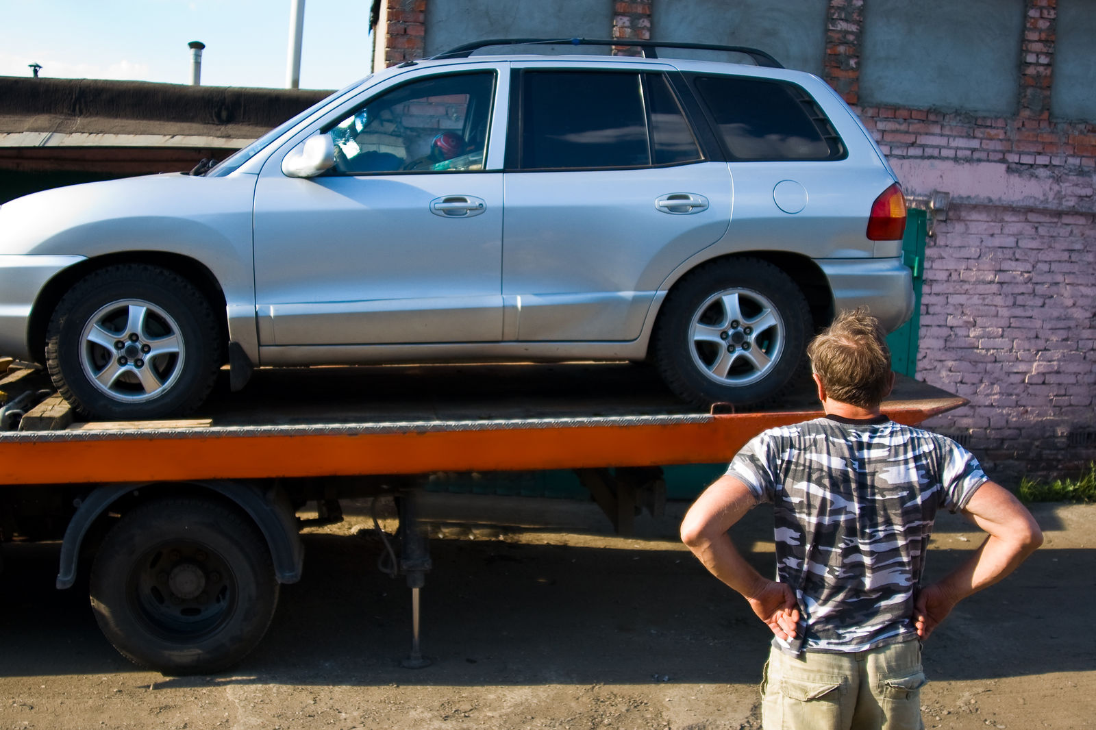 Can the police impound your car for no insurance?
